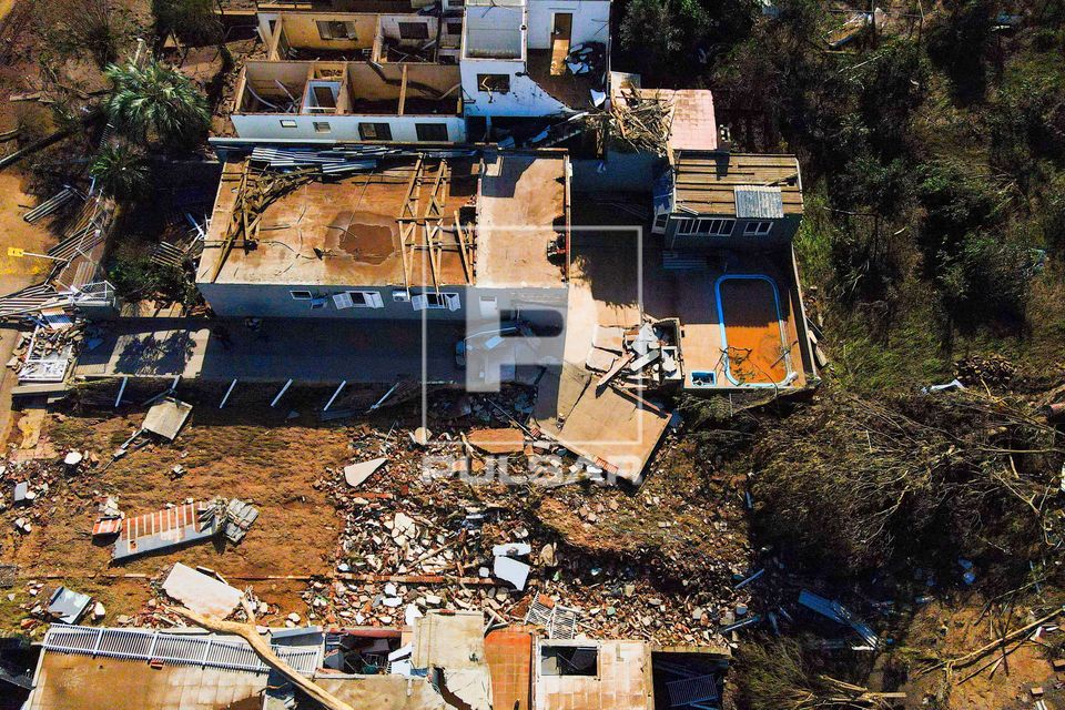 Vista de drone de moradias no bairro Navegantes destruídas após a enchente no Vale do Taquari