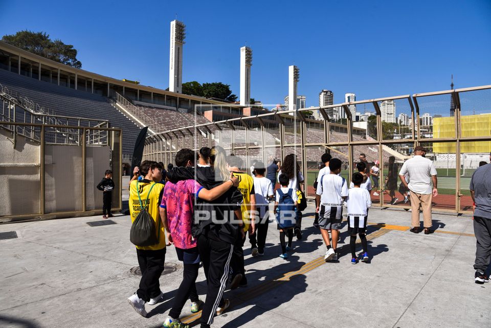 Pessoas dentro do Mercado Livre Arena Pacaembú - antigo Estádio Municipal Paulo Machado de Carvalho - projet