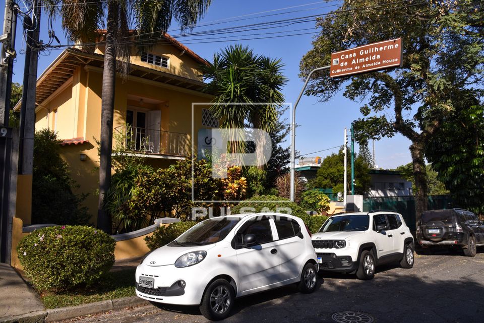 Fachada da Casa Guilherme de Almeida - bairro Sumaré 