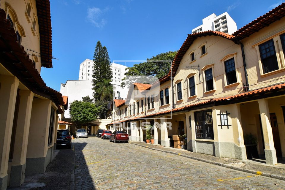 Vila dos Ingleses - moradias construídas para engenheiros ingleses que trabalharam nas obras da Estação da 