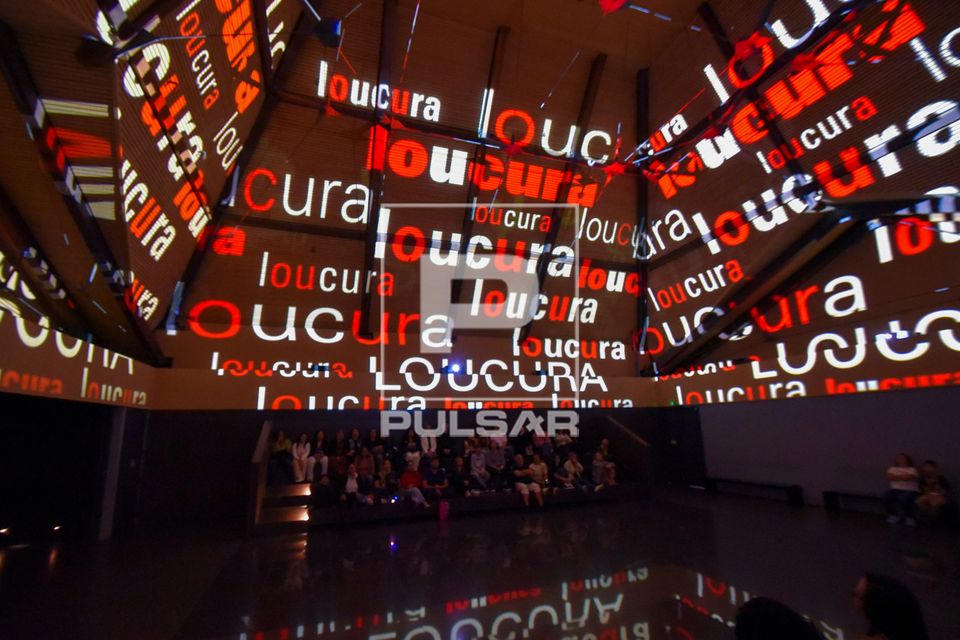 Instalação Praça da Língua - Planetário das Palavras no Museu da Língua Portuguesa 