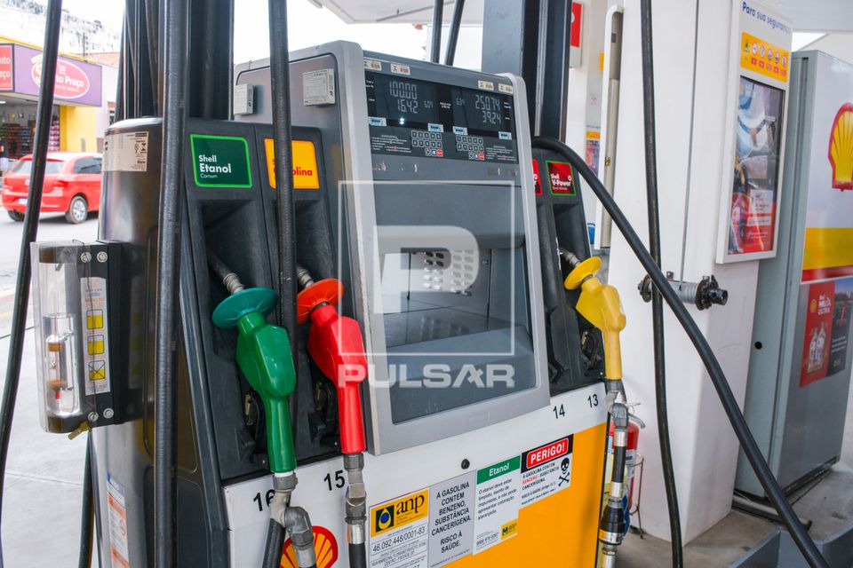Bomba de combustíveis em posto 
