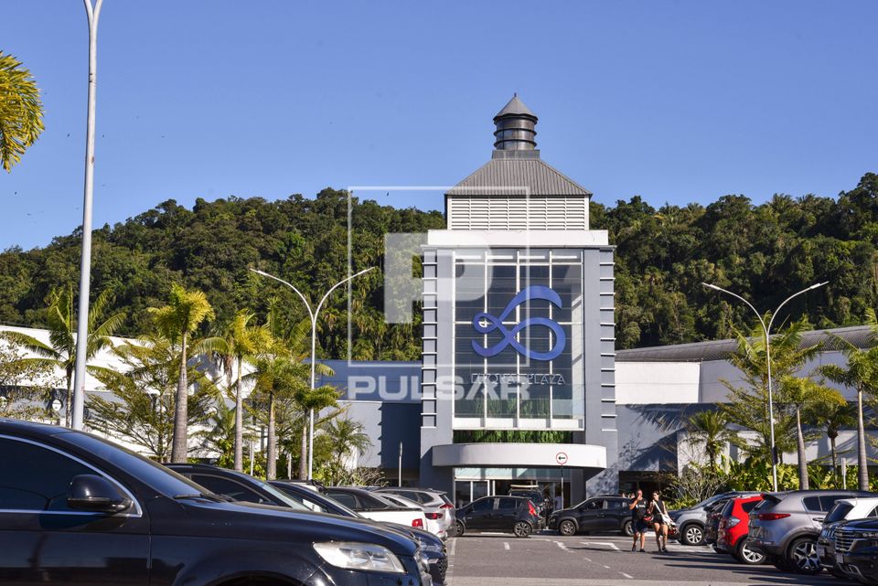 Shopping center - bairro Xixová