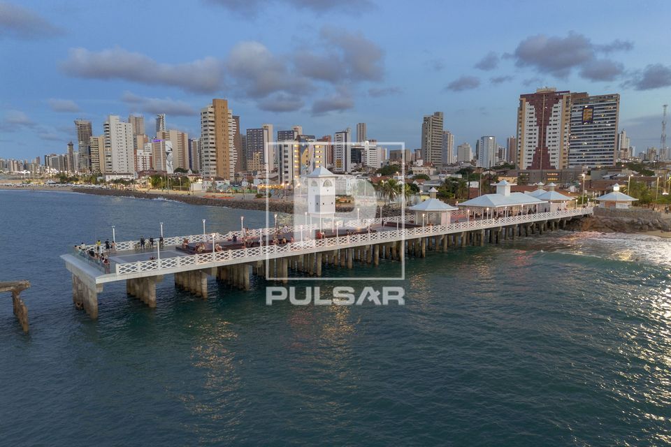 Vista de drone da Ponte dos Ingleses ou Ponte Metálica - Praia de Iracema