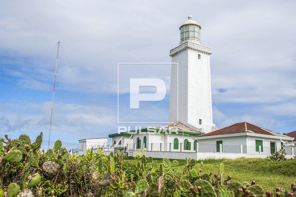 Farol de Santa Marta com casas de faroleiros no entorno - inaugurado em 1891 - Cabo de Santa Marta - Rota das 