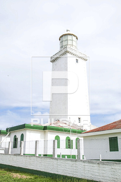 Farol de Santa Marta com detalhe de casas de faroleiros - inaugurado em 1891 - Cabo de Santa Marta - Rota das 