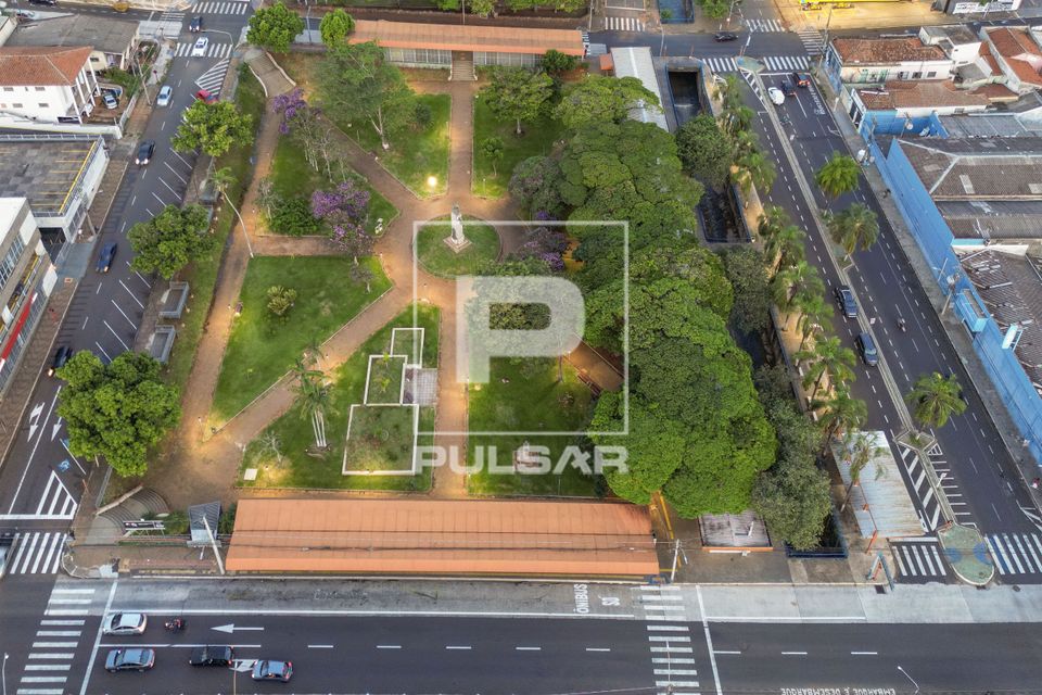 Vista de drone da Praça Voluntários da Pátria 