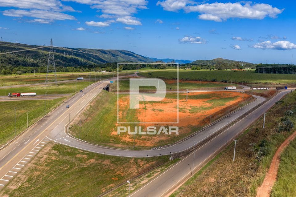 Vista de drone do trevo da rodovia BR-364 com a BR-070