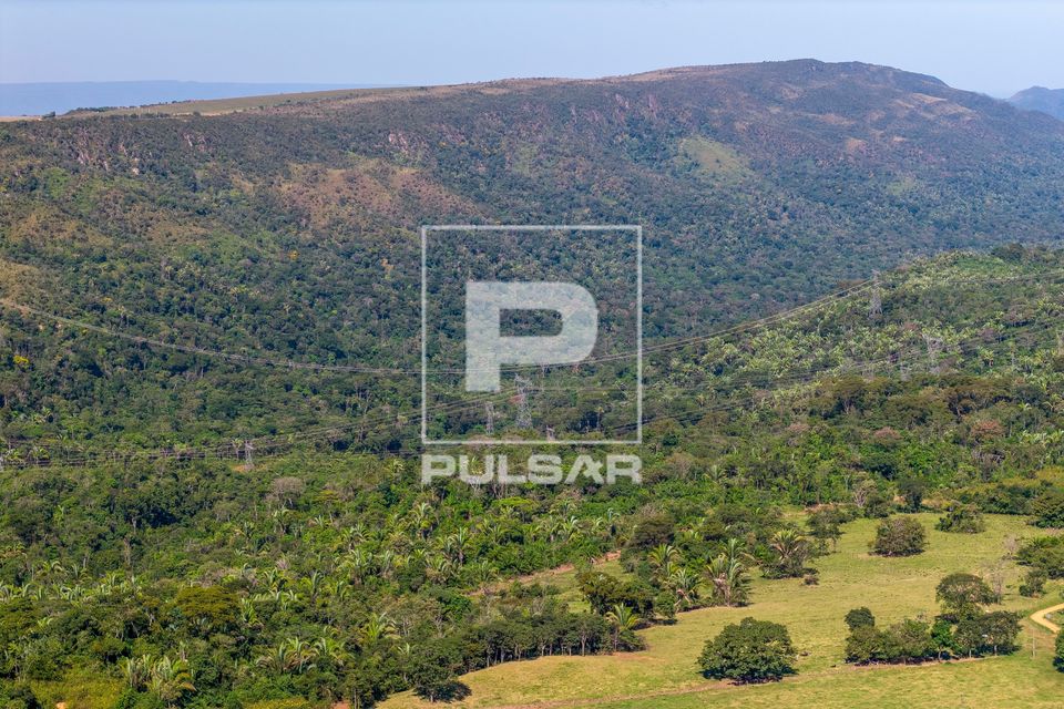 Vista da drone do Batólito Granítico de São Vicente - relevo topo positivo classico originário de intrusã