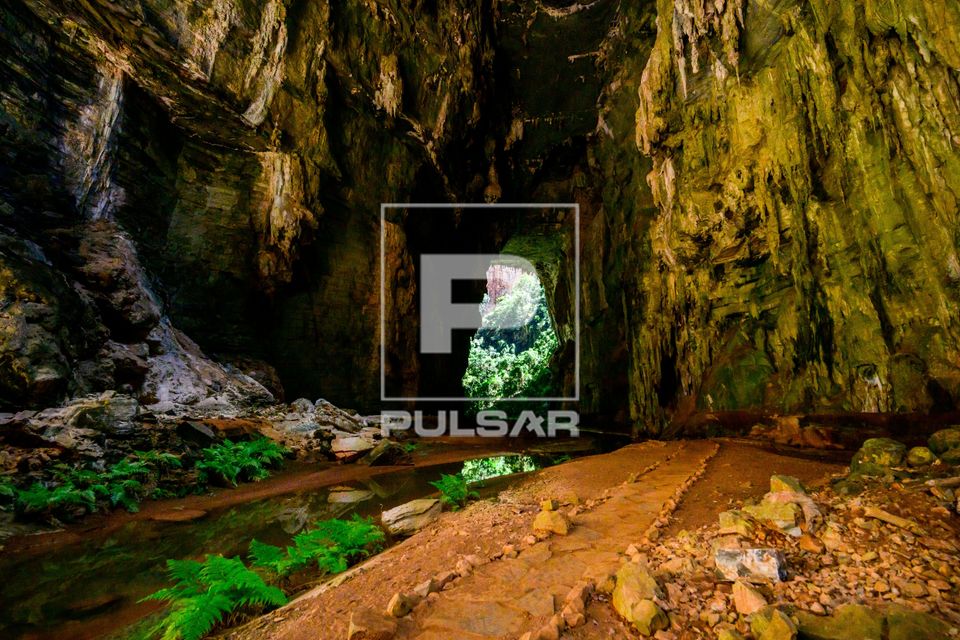 Gruta do Janelão - Parque Nacional Cavernas do Peruaçu - transição dos biomas caatinga e cerrado - Mosaico