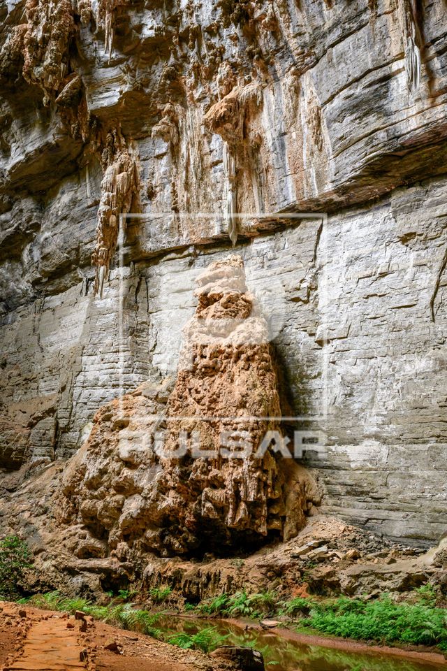 Gruta do Janelão - Parque Nacional Cavernas do Peruaçu - transição dos biomas caatinga e cerrado - Mosaico