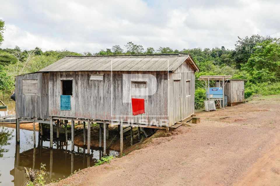 Moradia em palafita - Quilombo Cachoeira Porteira