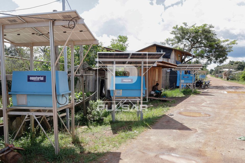 Quilombo Cachoeira Porteira - placas fotovoltaicas para captação de energia solar