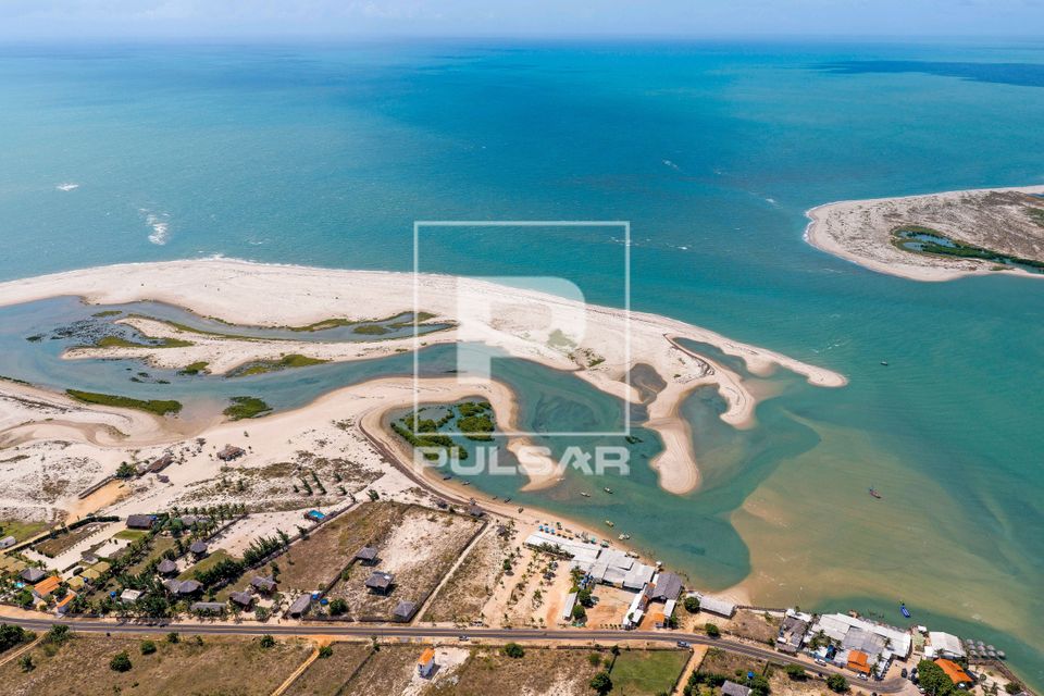 Vista de drone da Praia de Macapá na foz do Rio Camurupim - APA Área de Proteção Ambiental do Delta do Par