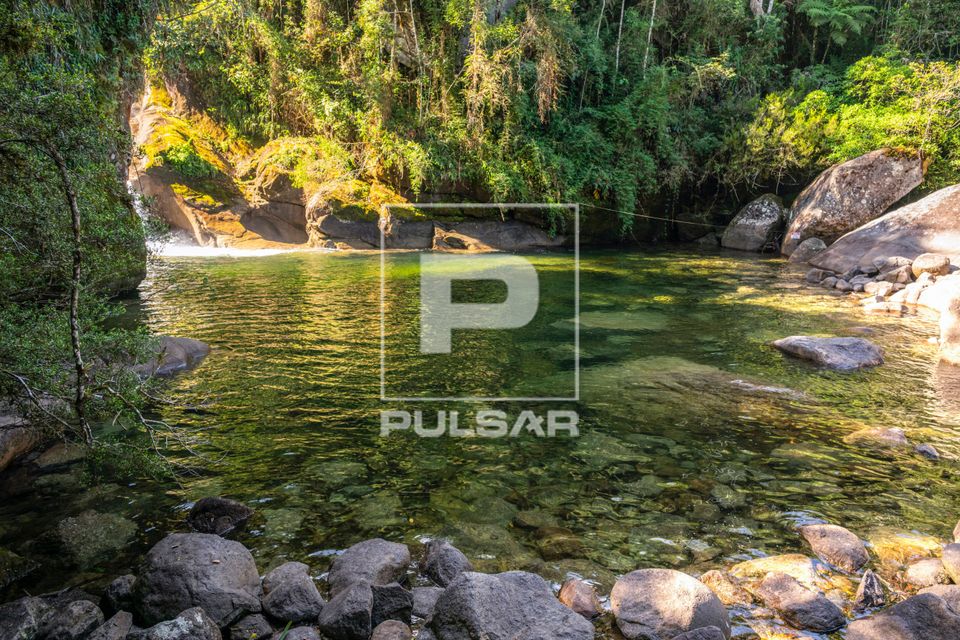 Piscina Natural da Cachoeira da Maromba na parte baixa do Parque Nacional do Itatiaia no Parque Nacional do It