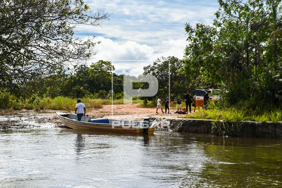 Voadeira em porto do Rio Culuene - Parque Indígena do Xingu