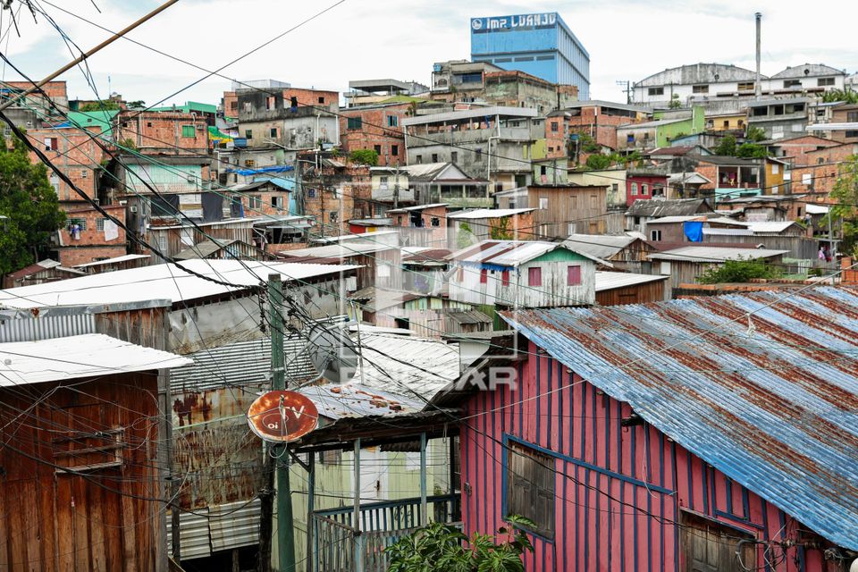 Moradias no bairro do Educandos