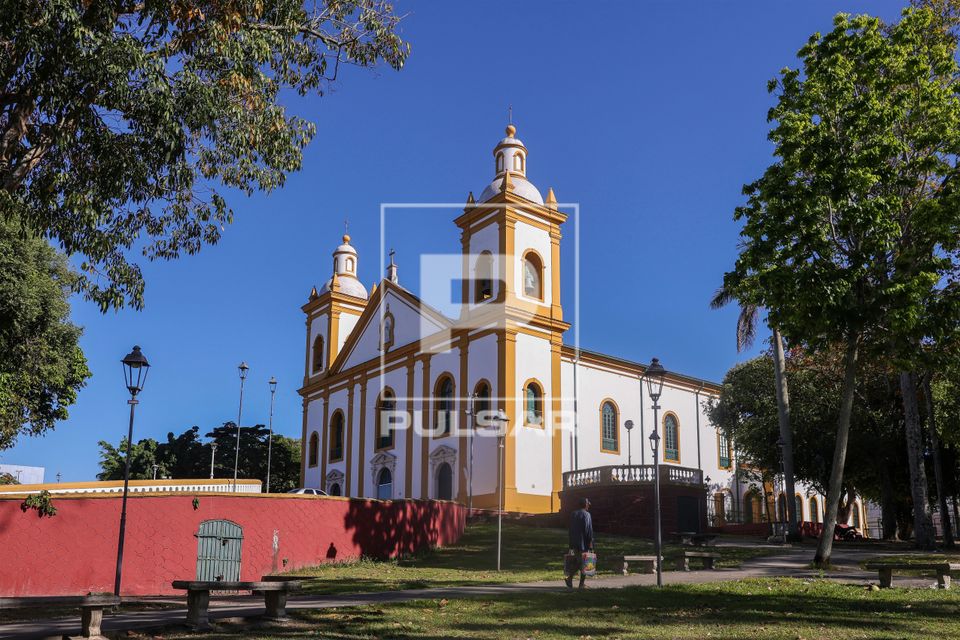 Catedral Metropolitana Nossa Senhora da Conceição na praça XV de Novembro - centro histórico