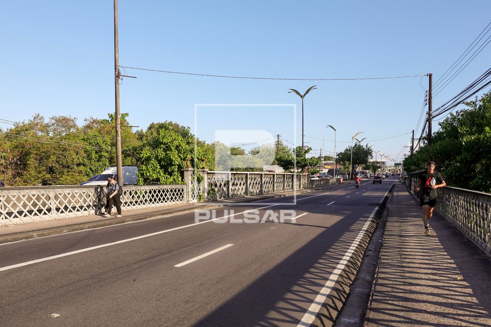 Ponte Prudente de Moraes na Avenida Constantino Nery  