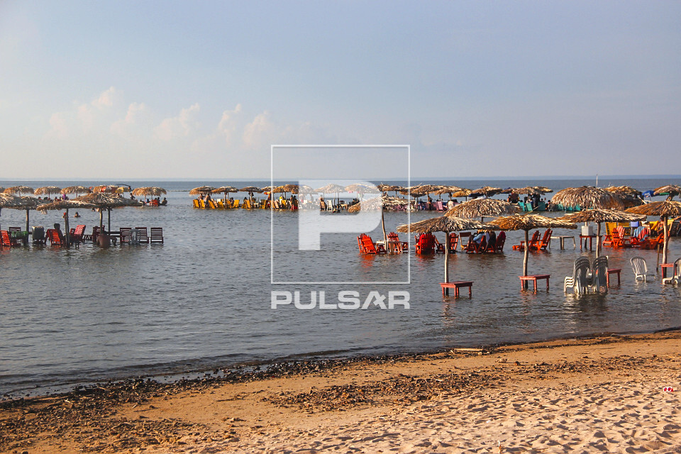 Barracas da Praia Ponta de Pedras no Rio Tapajós - Alter do Chão - 