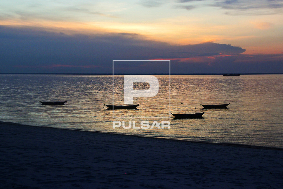 Paisagem ao entardecer na Praia Ponta de Pedras - Rio Tapajós - Alter do Chão - 