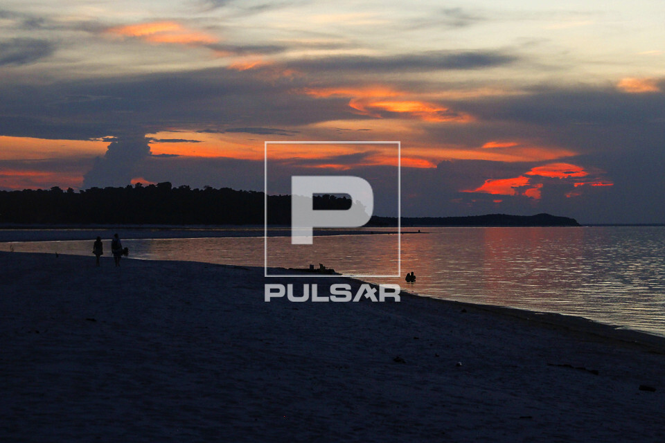 Entardecer na Praia Ponta de Pedras - Rio Tapajós - Alter do Chão - 