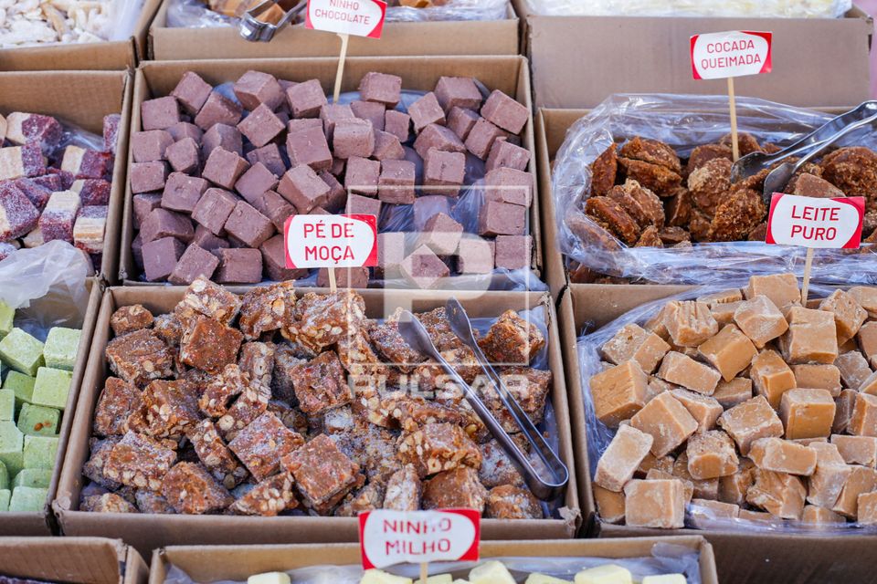 Venda de doces na Festa Junina no Memorial da América Latina