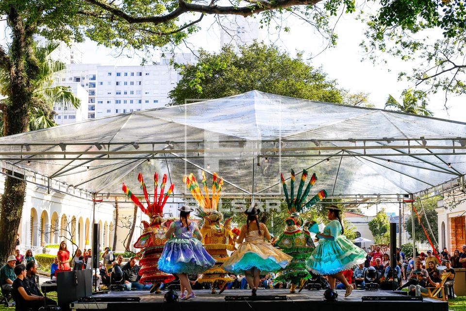 Apresentação do Grupo Folclórico Cultural Kantuta Bolívia no Festival de Inverno das Culturas Imigrantes n