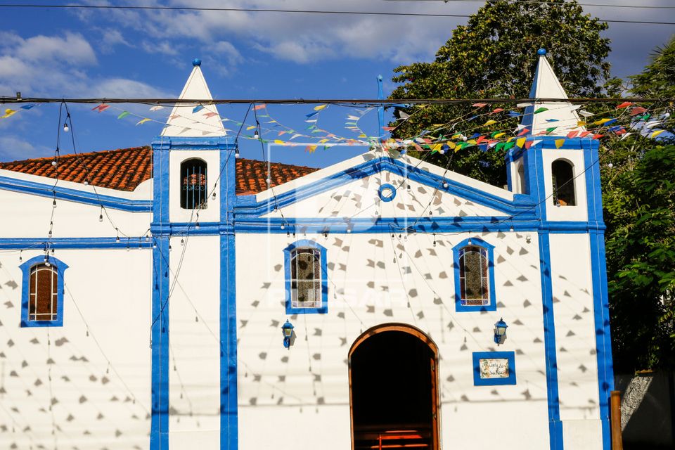 Fachada da Capela de São João Batista - construção em pau-a-pique - bairro Perequê