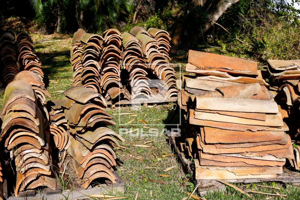 Telhas moldadas em formas de madeira por mão de obra escravizada - Fazenda Engenho D'Água atual Parque Munic