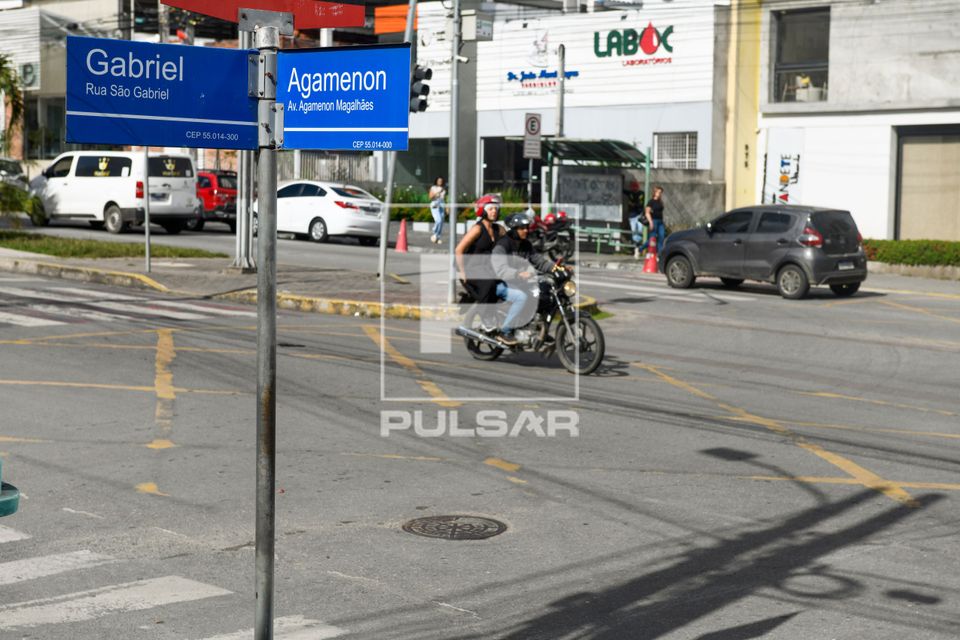 Placa da rua São Gabriel e avenida Agamenon Magalhães - bairro Maurício de Nassau