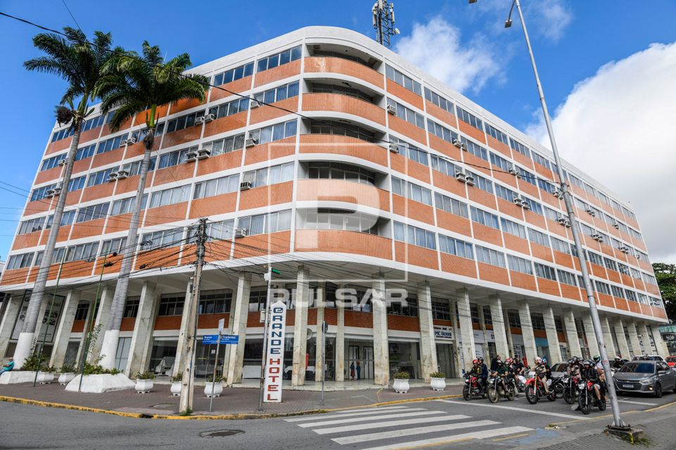 Fachada de hotel no centro da cidade
