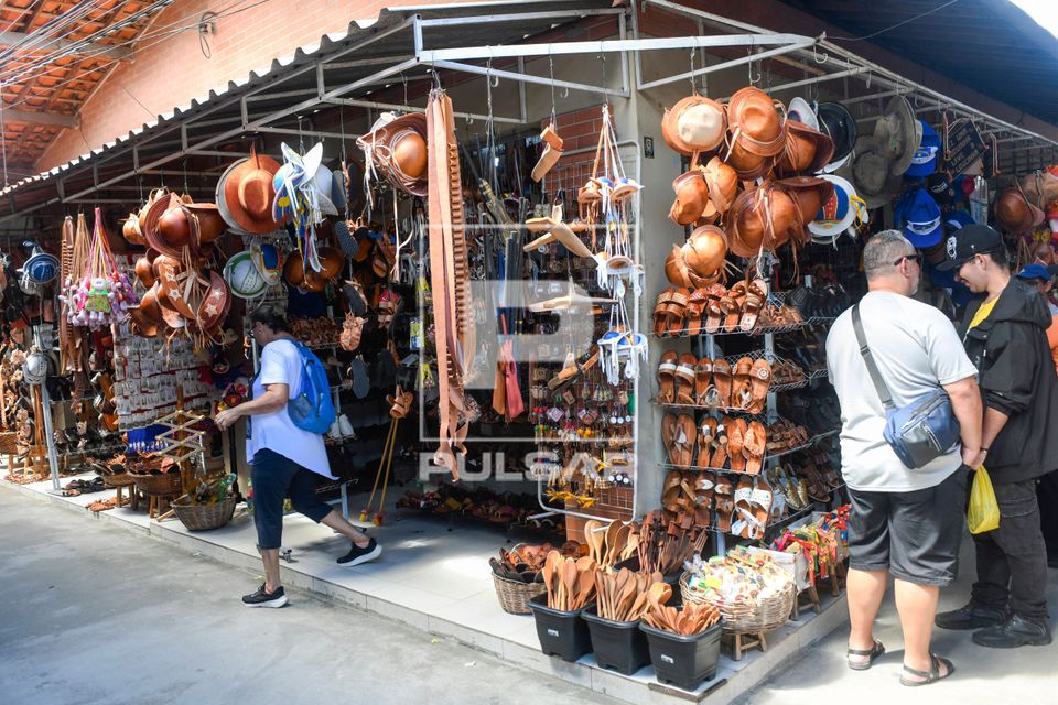 Feira de Caruaru Compositor Onildo Almeida - centro de comércio e cultura popular