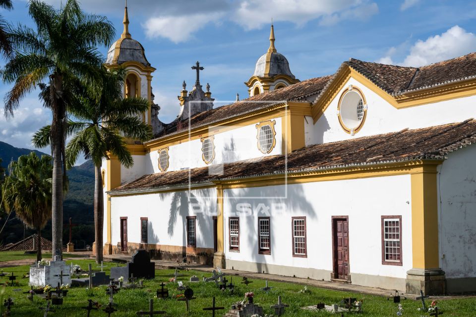 Cemitério na lateral da Igreja Matriz de Santo Antônio