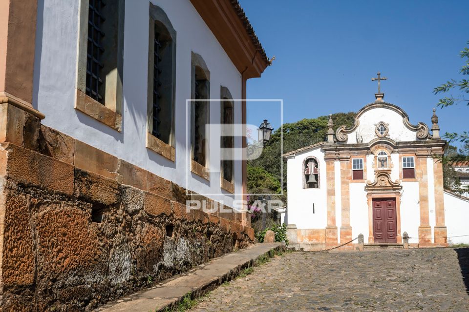 Igreja de Nossa Senhora do Rosário dos Pretos - à esquerda Museu de Sant'Ana - instalado na antiga cadeia p