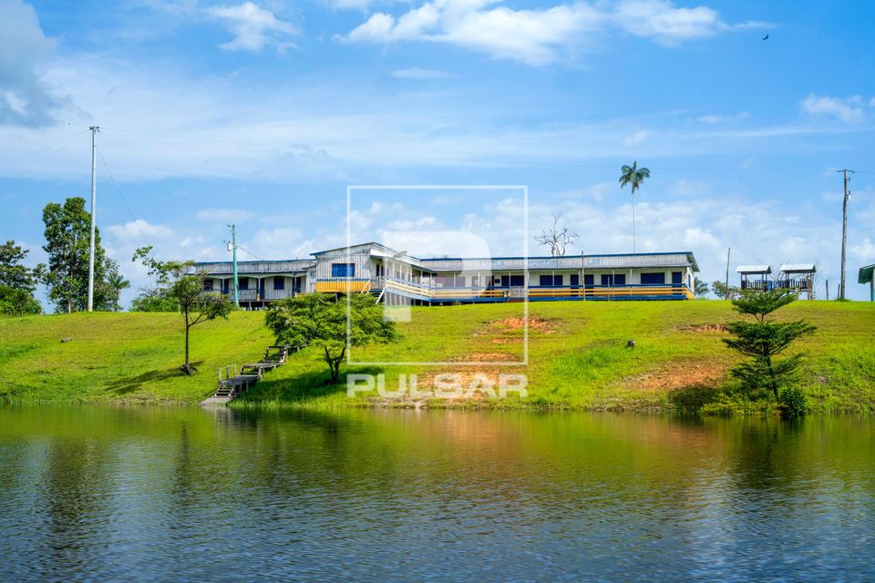 Escola Municipal Lori no Lago do Mira na área rural da cidade