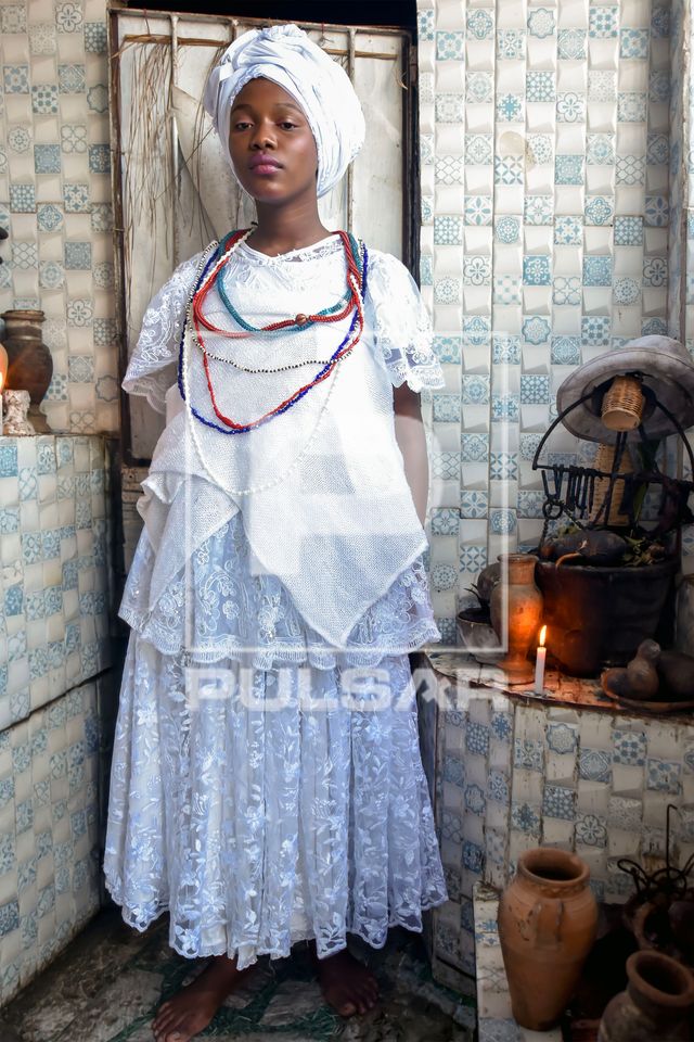 Retrato de adolescente no terreiro de candomblé - Ilè Àse Ojú Onirè ou Oju Onirê