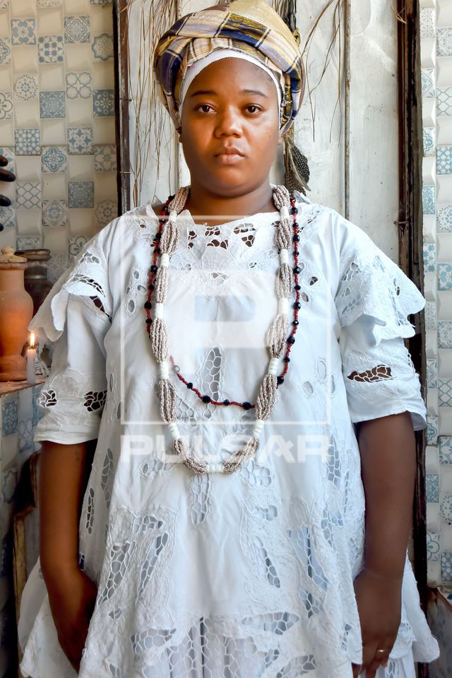 Retrato de adolescente no terreiro de candomblé - Ilè Àse Ojú Onirè ou Oju Onirê