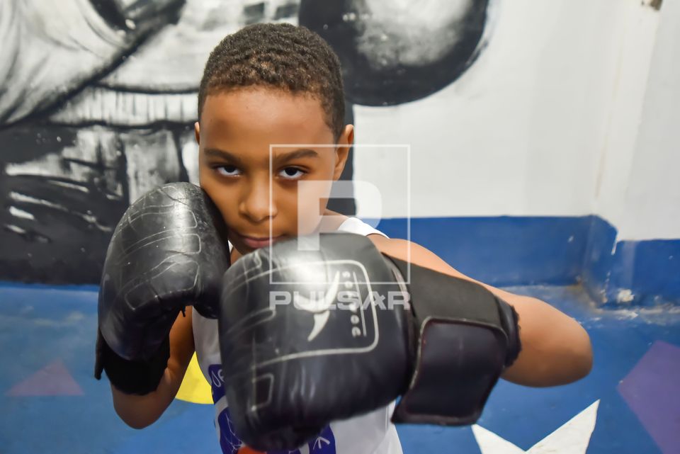 Retrato de menino treinando boxe - Projeto AFA Augêncio Félix de Almeida 