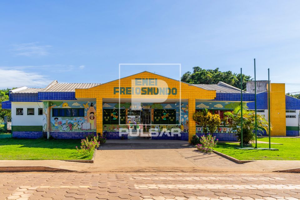 Fachada da EMEI Escola Municipal de Ensino Infantil Frei Osmundo - centro da cidade