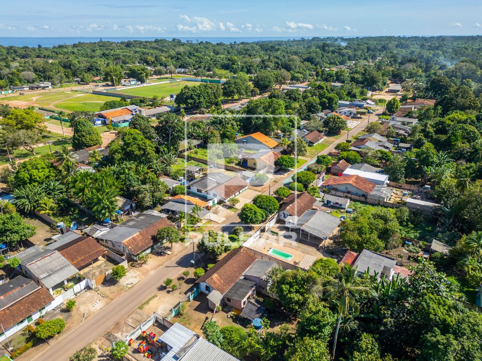 Vista de drone da cidade planejada e construída pela Companhia Ford na década de 1930