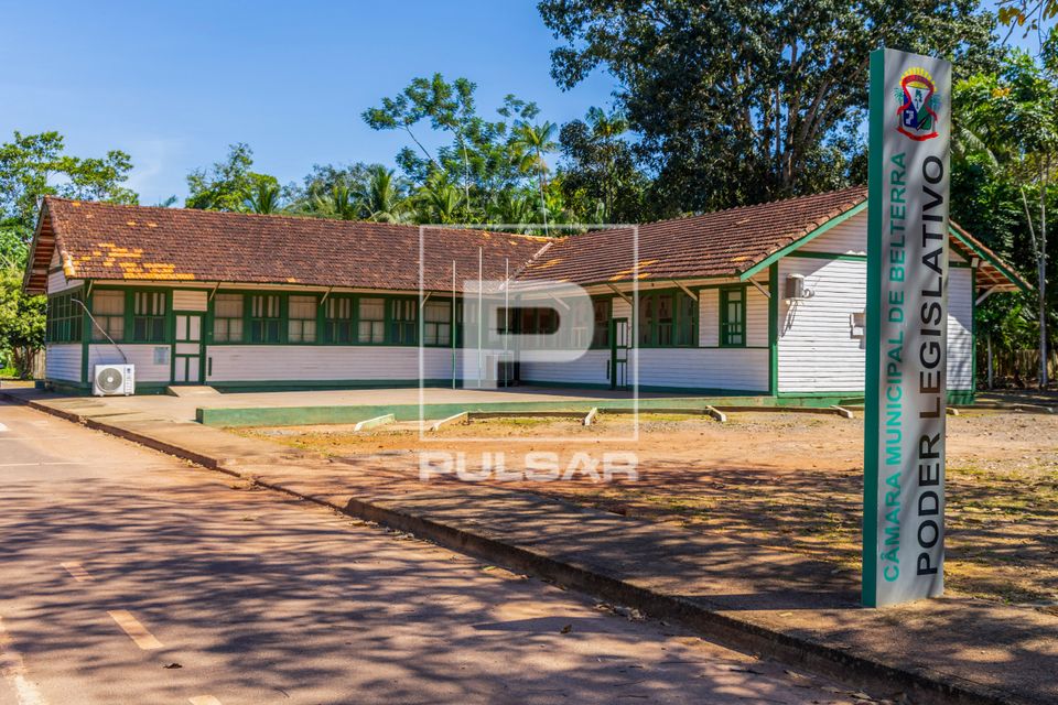 Edifício histórico construído pela Companhia Ford e atual sede da Câmara Municipal - Vila Americana