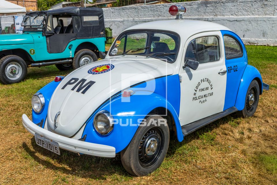 Exposição de fusca com pintura inspirada nas antigas viaturas da Polícia Militar do Pará na 43ª Feira Agr