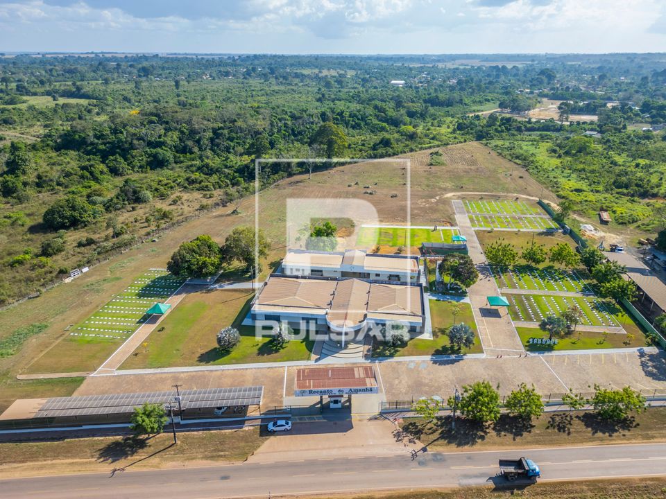 Vista de drone de cemitério situado no km 13 da PA-370
