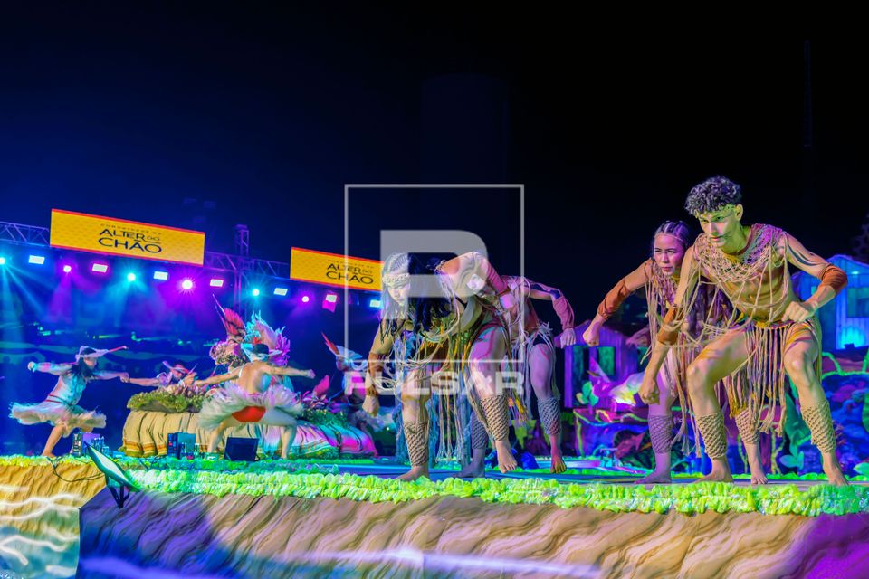 Apresentação do Associação Folclórica Boto Cor de Rosa no Festival dos Sairé ou Çairé 2026 realizada e