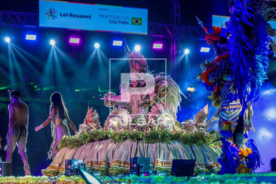Apresentação do Associação Folclórica Boto Cor de Rosa no Festival dos Sairé ou Çairé 2026 realizada e