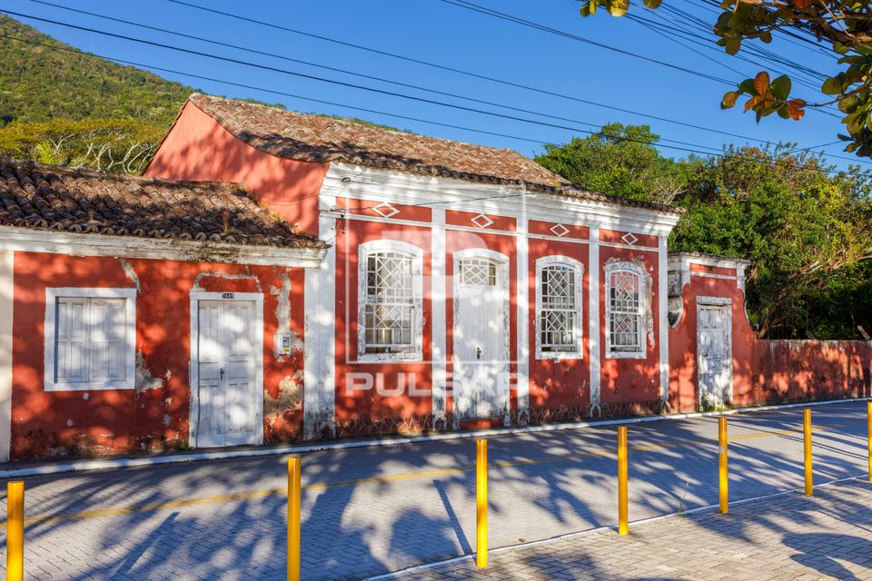 Casa colonial no Ribeirão da Ilha - centro histórico