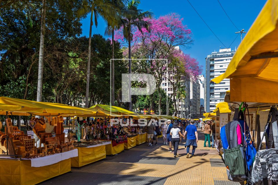 Feira de artesanato na Praça da República - centro histórico