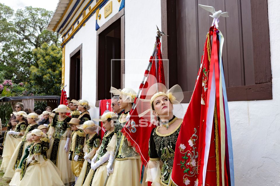Cortejo Imperial na Festa do Divino Espirito Santo no bairro de Santo Antônio de Lisboa
