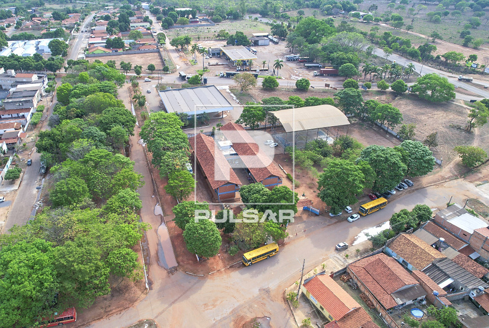 Vista de drone da Escola Municipal João Gontijo Ferreira